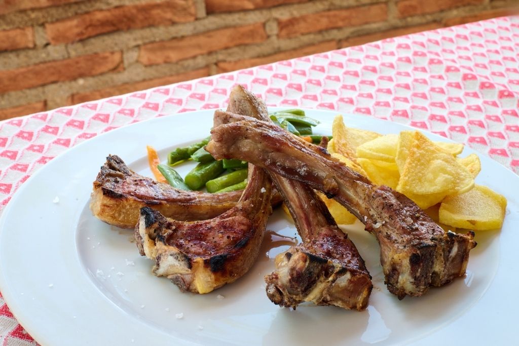 cordero lojeño plato